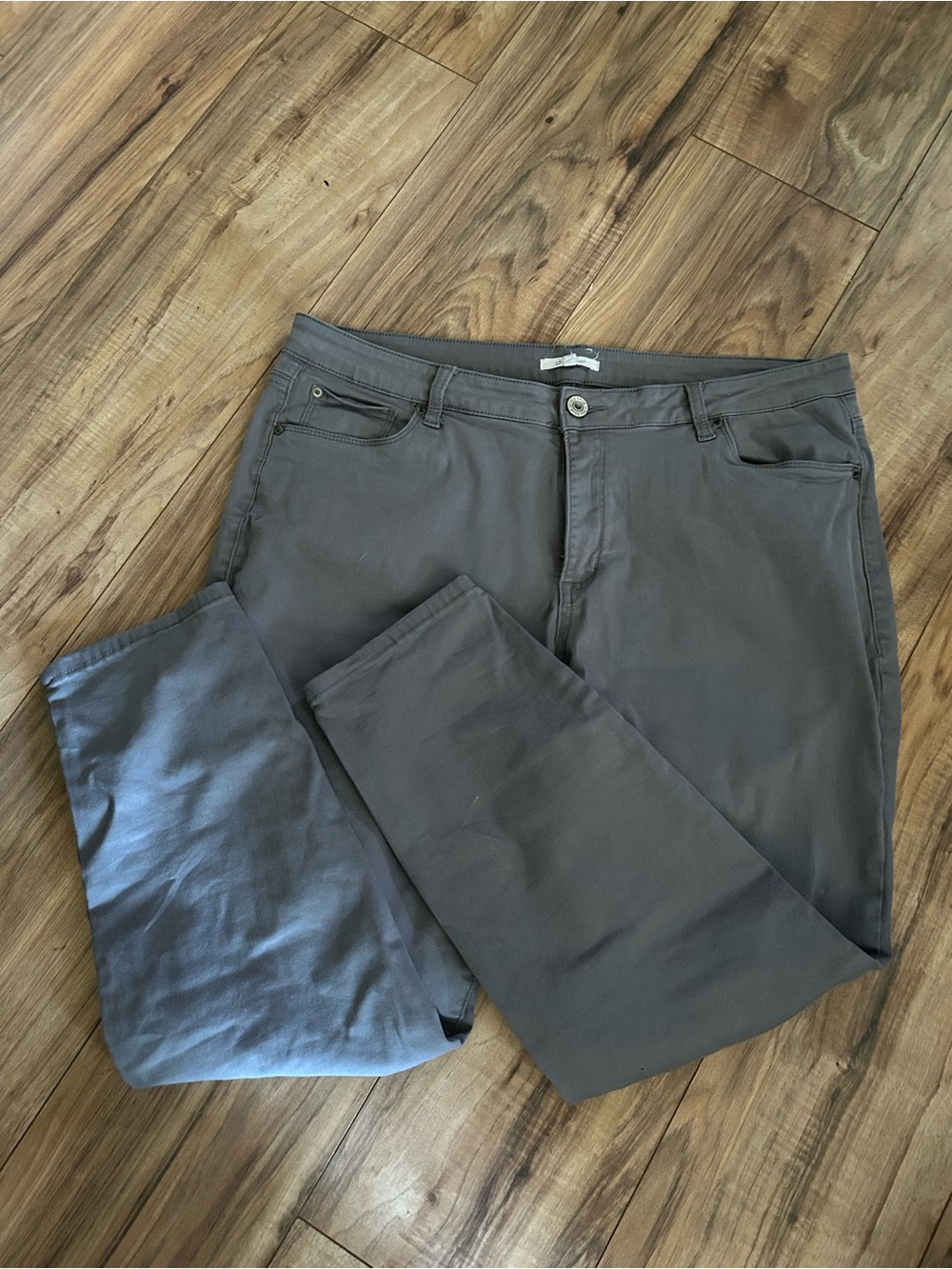 STS Blue Women's Straight-Leg Jeans in Charcoal Gray